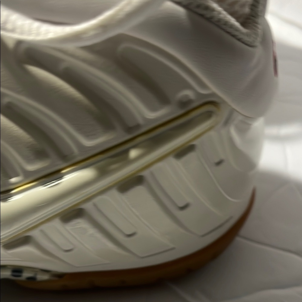 Men's Nike Cream Sneakers - Picture 7 of 13
